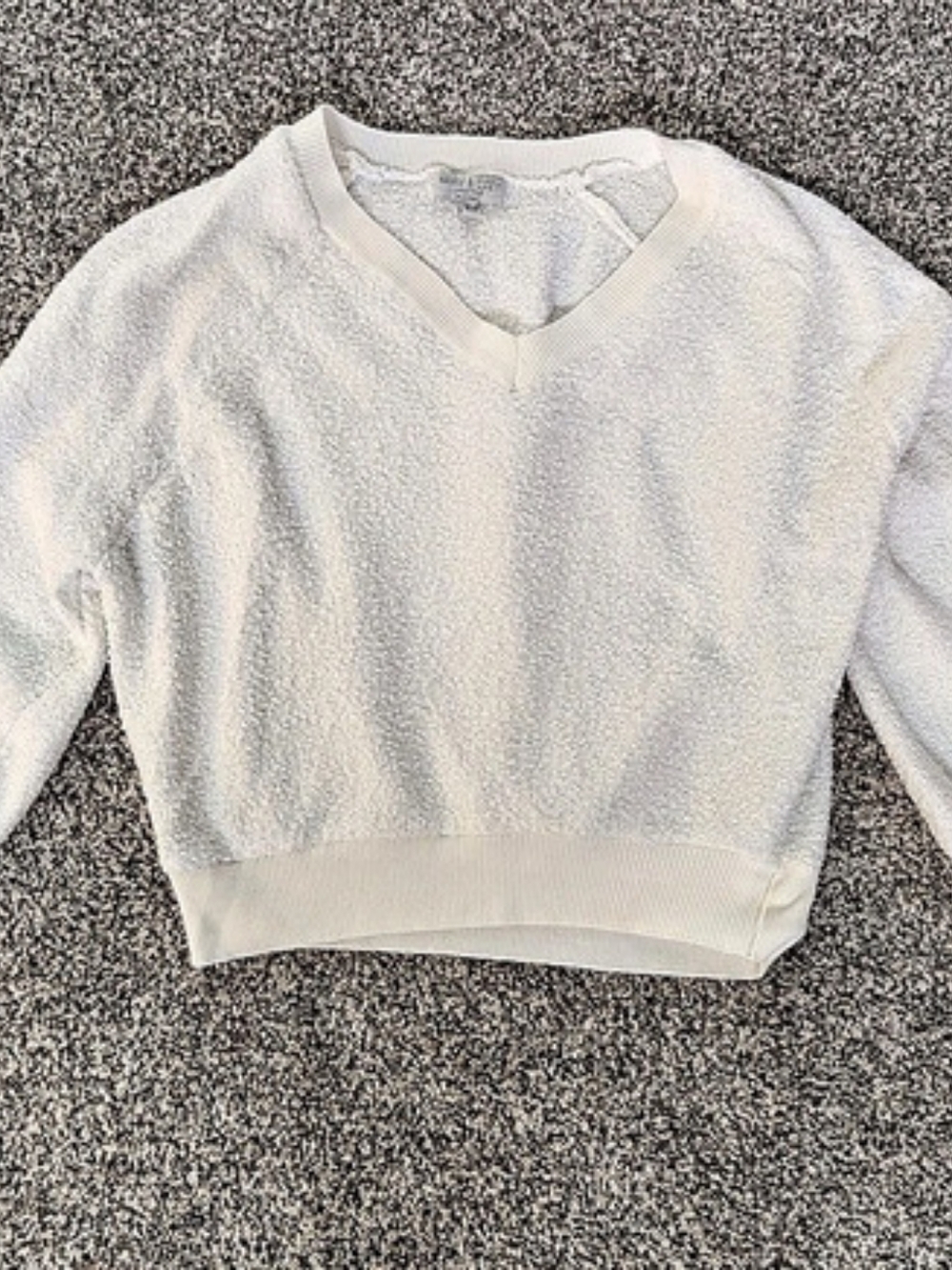 V-Neck Sweater in White Size Small